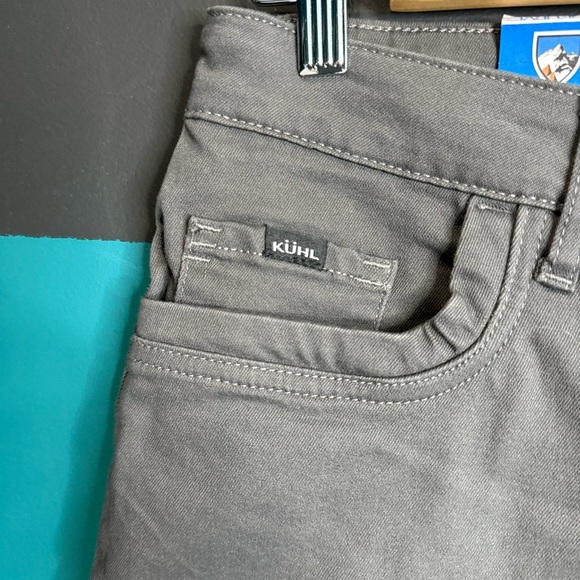 Kuhl Green Bermuda Shorts Lightweight Casual Wear - Picture 5 of 11